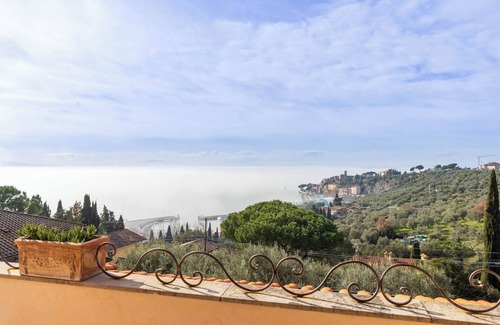 Passignano sul Trasimeno Villa | Villa il Mandorlo in Passignano sul Trasimeno ,, Umbria