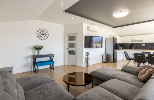 Rudine Villa | Villa Iva para 14 personas cerca de la piscina privada de Split y 7 habitaciones