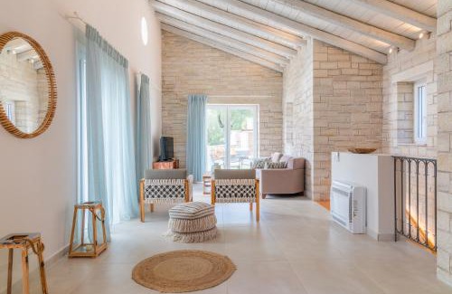 Kavalleraina Villa | Villa Jacaranda by PosarelliVillas