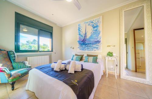 Condado del Jaruco Villa | VIlla Jaruco Lux, exclusiva zona residencial con Piscina & Aircon
