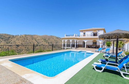 Viñuela Villa | Villa Jazmín Viñuela by Ruralidays