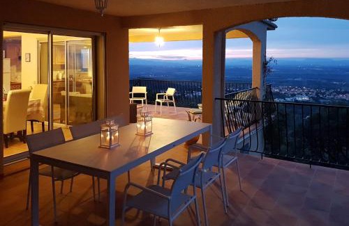 Laroque-des-Alberes Casa | Villa Josephine: Vue magnifique sur mer et montagnes