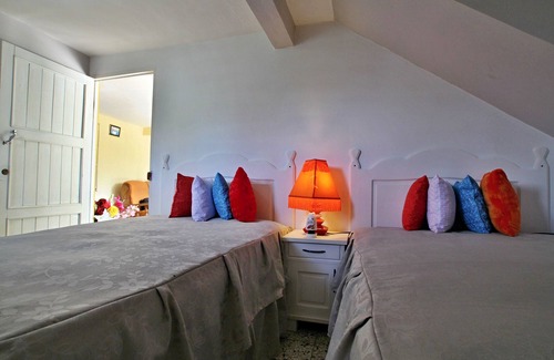 Artemisa Casa | Villa Juanita