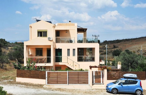 Ermionida Villa | Villa Julie: un relajante hogar familiar cerca de la playa.