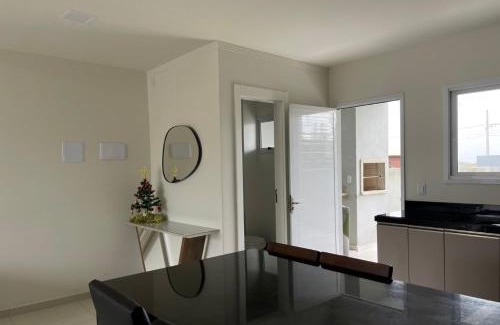 Balneario Gaivota Apartamento | Villa Kalani, Casa 03. Na quadra do mar