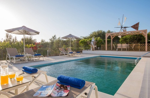 Adelianos Kampos Villa | Villa Kalli