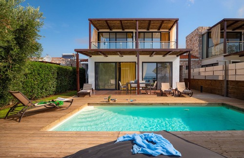 Nea Moudania Villa | Villa Kalma Pente, charming villa, private pool, near Moudania