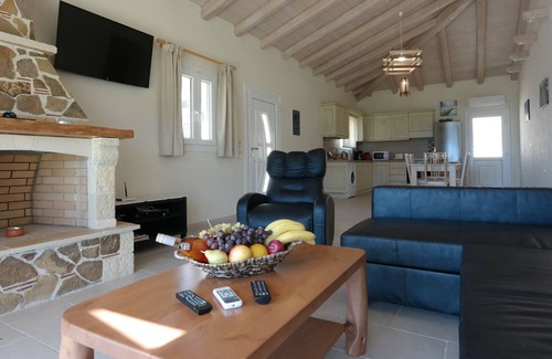 Afionas Villa | Villa Kamini, una magnífica villa frente al mar, ¡a solo unos pasos de la gloriosa playa!
