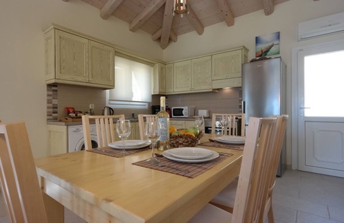 Afionas Villa | Villa Kamini, una magnífica villa frente al mar, ¡a solo unos pasos de la gloriosa playa!