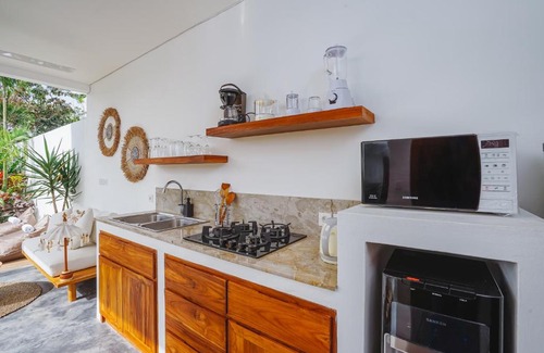 Beraban Apartamento | Villa Karina - Sumptuous 1BR Private Luxury Villa Walking Distance to Nyanyi Beach