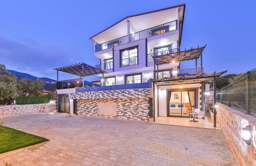 Kas Villa | Villa Kas Bohem - Sleeps 12 - Close to Town and Beach