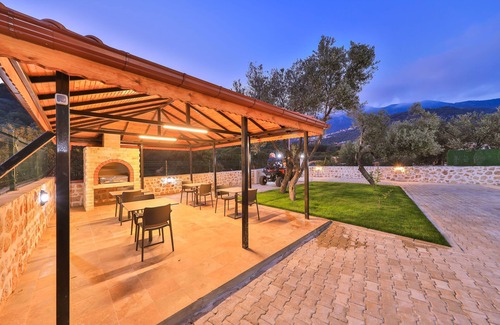 Kas Villa | Villa Kas Bohem - Sleeps 12 - Close to Town and Beach