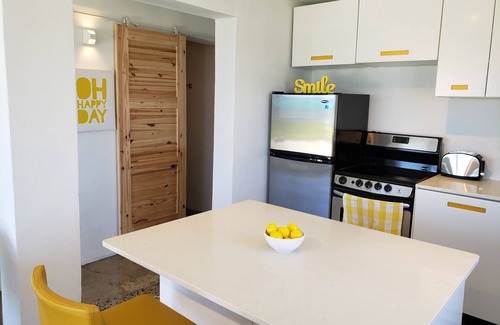 Cockburn Town Casa | Villa Kaya - Suite Amarilla - Frente al Mar