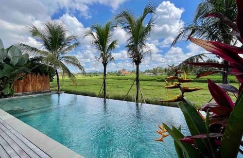 Peliatan Villa | Villa Kayu, a cozy 1 BR cabin with breathtaking paddy views