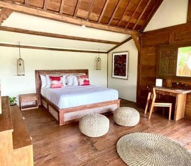 Peliatan Villa | Villa Kayu, a cozy 1 BR cabin with breathtaking paddy views