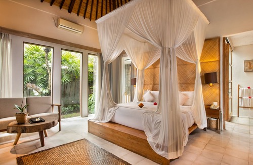 Lodtunduh Hotel | Villa Kayu Lama