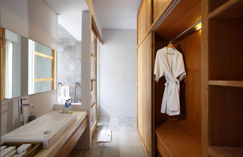 Lodtunduh Hotel | Villa Kayu Lama