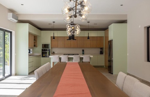 Cozumel Villa | Villa Kiin Ha - Luxurious 5-BR Villa with Swim-Up Pool