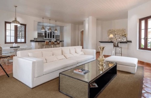 Northeast Miami Villa | Villa Krishna