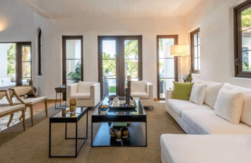 Northeast Miami Villa | Villa Krishna