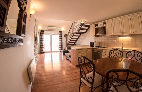 Pakostane Apartamento | VILLA KRPETA, apartamento "Skolj" para 2 a 4 personas NUEVO