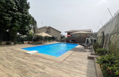 Cocody Casa | Villa Kynola -Pool-Wifi-Parking-Netflix-Bose HP