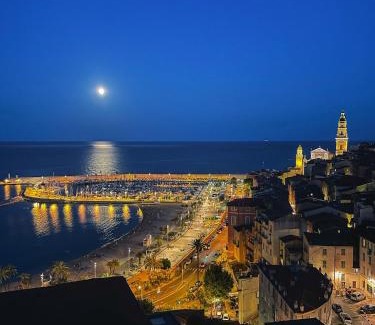 Menton Apartamento | Villa l'ensoleillée vue panoramique mer, 250 m de la plage et du centre ville