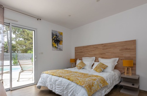 Mimizan-Plage Villa | Villa 'L'Oustaou des Hournails' con piscina, terraza, balcón y Wi-Fi