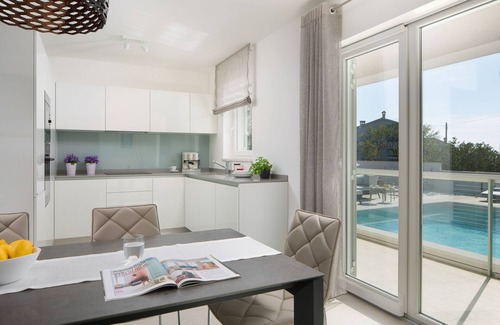 Kapelica Villa | Villa L - Villa con 2 unidades separadas (ideal para 2 familias) y piscina privada