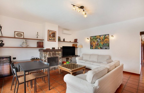 La Solana Villa | Villa "La Alpispa" en el campo con piscina, Wi-Fi, terraza y jardín