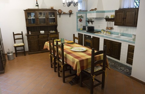 Cava de' Tirreni Villa | Villa "La Badia 11". Una estancia encantadora entre naturaleza y cultura.