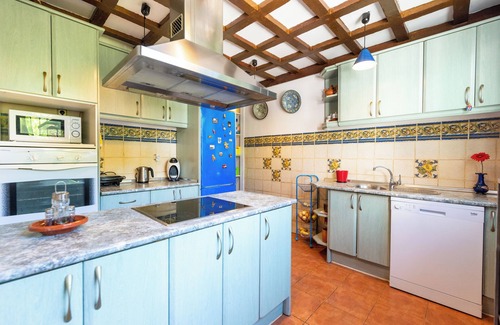 Miraflores del Palo Villa | Villa "La Bicicleta Azul" con piscina compartida y Wi-Fi