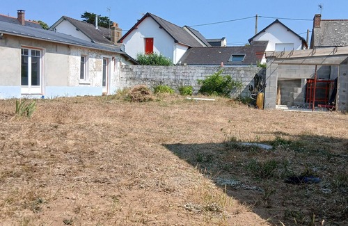Batz-sur-Mer Villa | Villa 'La Bleue À 350m De La Mer' con jardín compartido y Wi-Fi