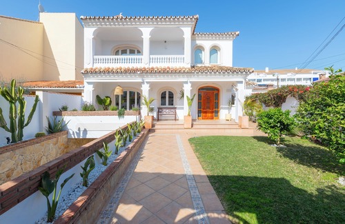 Torremolinos Chalet De Esquí | Villa | La Casita del Mar | Jacuzzi | Barbacoa | Jardin privado | playa cerca