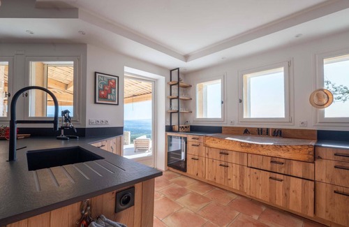Murs Villa | 84CHRIS · Villa Chris