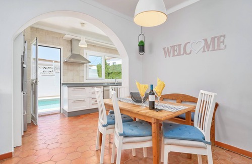 Chimenea Villa | Villa 'La Chinita' con vistas al mar y a la montaña, piscina y Wi-Fi