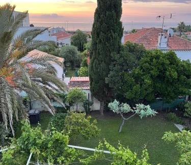 Plaine de la Brague Casa | Villa la Croix Lorette- 190m2, 10 personnes max, 65m2 de Terrasse, Barbecue, 200m2 de Jardin, parking, wifi, vue mer,10min à pied plage de Galets