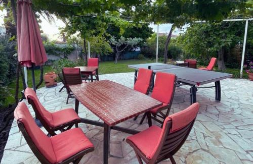 Plaine de la Brague Casa | Villa la Croix Lorette- 190m2, 10 personnes max, 65m2 de Terrasse, Barbecue, 200m2 de Jardin, parking, wifi, vue mer,10min à pied plage de Galets