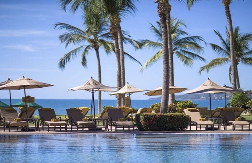 Flamingos Villa | Villa La Estancia- Spacious Luxury 3-bedroom Villa with AC, WiFi, Gym, & Spa