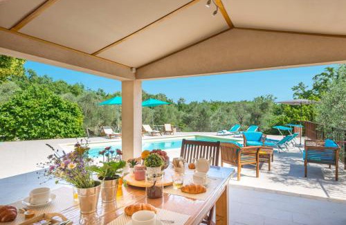 Saint-Cezaire-sur-Siagne Villa | Villa La Bergerie by Villa Plus