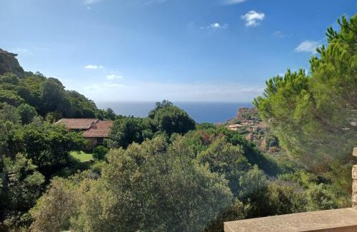 Trinita d'Agultu e Vignola Casa | Villa La Lecceta surrounded by greenery and sea view with sunset