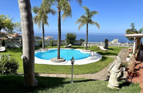 Los Realejos Villa | Villa La Perla Exotica Your Tenerife ocean view paradise to escape!