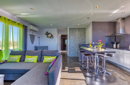 La Peyrade Villa | Villa "La Petite Maison Au Bord Du Canal" con terraza privada, jardín privado y Wi-Fi