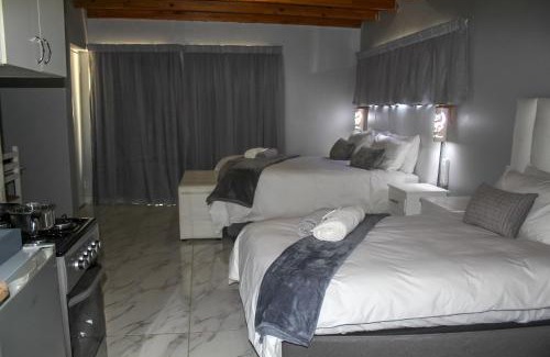 Ekurhuleni Cama Y Desayuno | Villa La Sola B&B and Self-Catering