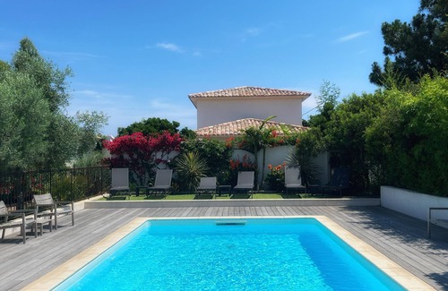 Lecci Casa | Villa La Vacca 🏡Warm welcome 🧡 heated pool 🌞beach 5' away 🏖️
