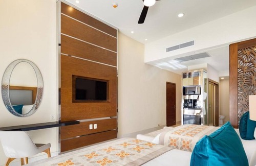 El Rosarito Complejo | Villa La Valencia, the newest upscale resort complex in Los Cabos.