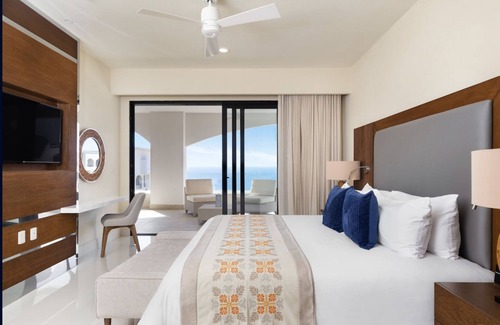 San José del Cabo Complejo | Villa La Valencia located between Tulie Cove and Tequila Beach on the corridor