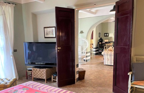 Pollara Casa | Villa La Vigna, in the bay of Pollara, with swimming pool