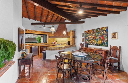 Amapas Villa | VILLA LADERA - Un exuberante oasis momentos de la playa