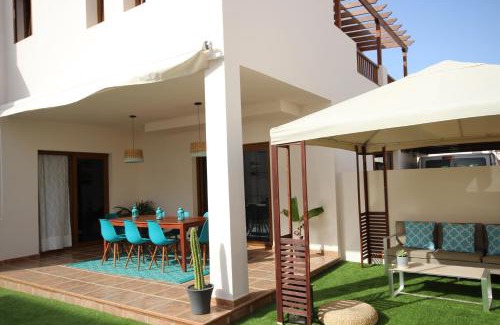 Costa Teguise Casa | Villa Las Caletas del Mar - Heated Pool